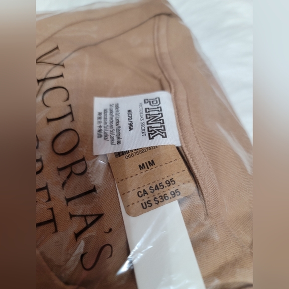 Victoria's Secret Pink Tropical Shine Short Sleeve t-shirt. Brand New 💎 - Picture 4 of 4